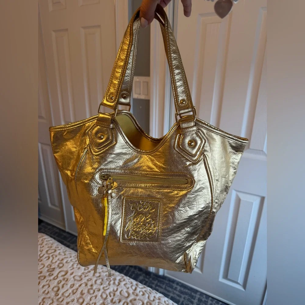 Victoria's Secret Metallic Gold Tote Bag Y2K 
Victoria’s Secret Angels 2.000s - Picture 5 of 14